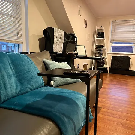 Charming Nyc Apt Near Ubs And Belmont Park Village